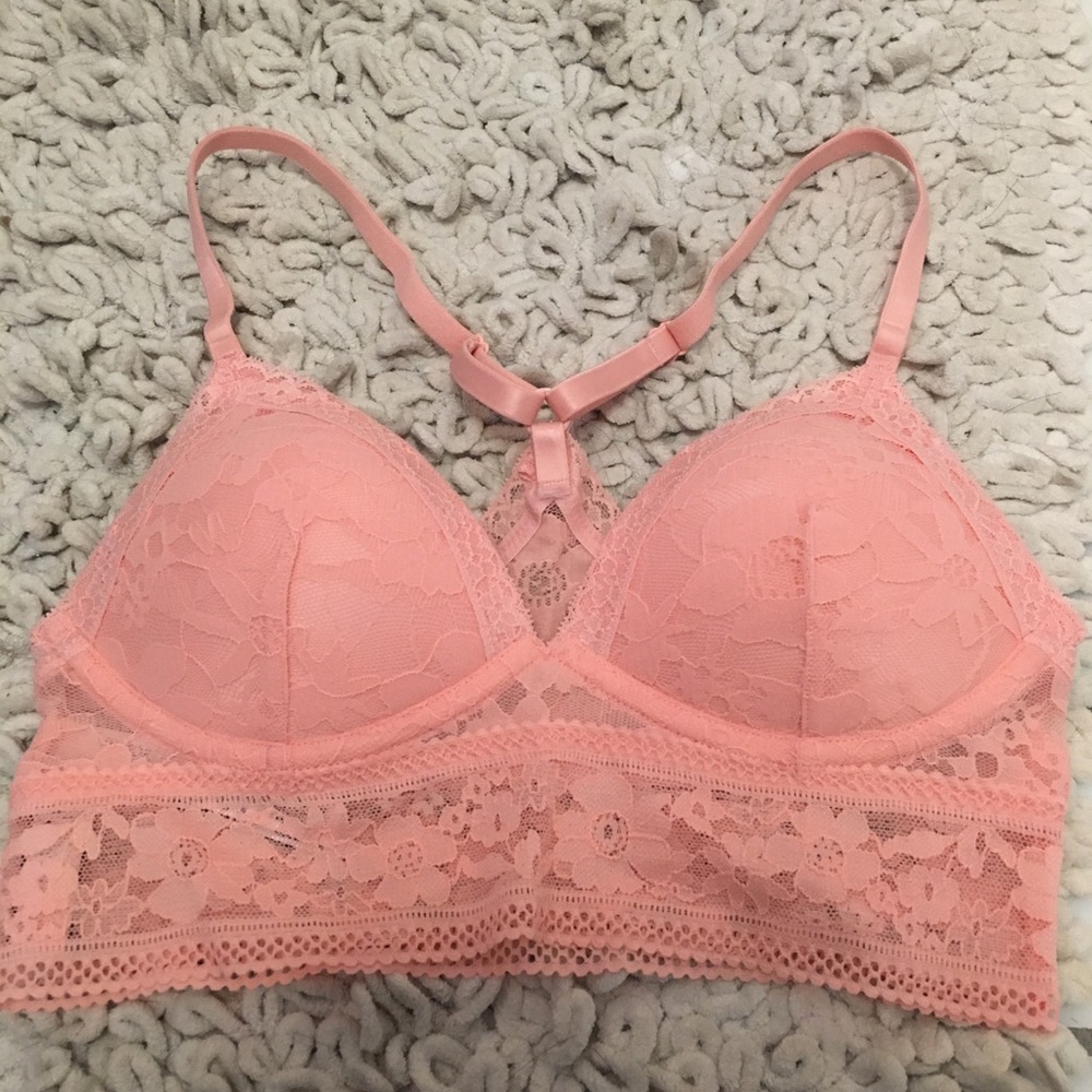 BRAND NEW VS BRALETTE